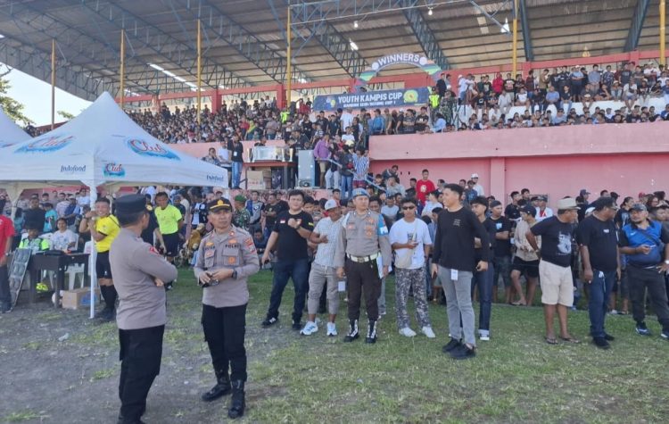 Ratusan Personil gabungan Polri dan TNI amankan Final sepak bola Youth Kampis Cup di stadion dua sudara Bitung.