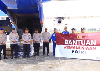 Polri Berangkatkan Bantuan Kemanusiaan ke NTT untuk Bantu Korban Banjir dan Longsor