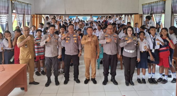 Humas Polres Bitung Polres Bitung Laksanakan Penyuluhan Stop Bullying di SMP Negeri 9 Bitung di Kelurahan Mawali