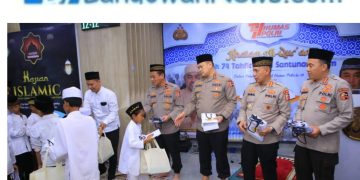Wujud Peduli Sesama, Humas Polri Berikan Tali Asih Kepada 100 Anak Yatim pada Khatanan HUT Ke-74