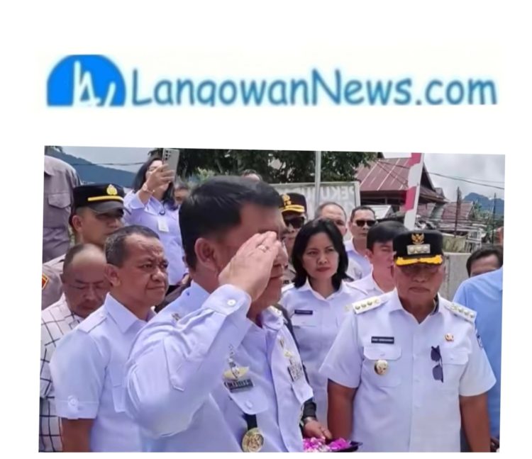 Gubernur Sulut Yulius Selvanus Tabur Bunga di Makam Kakek Buyut Presiden Prabowo di Langowan