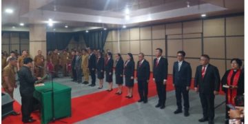 Sekda Lantik Pejabat Pimpinan Tinggi Pratama dan Administrator di Minahasa Utara