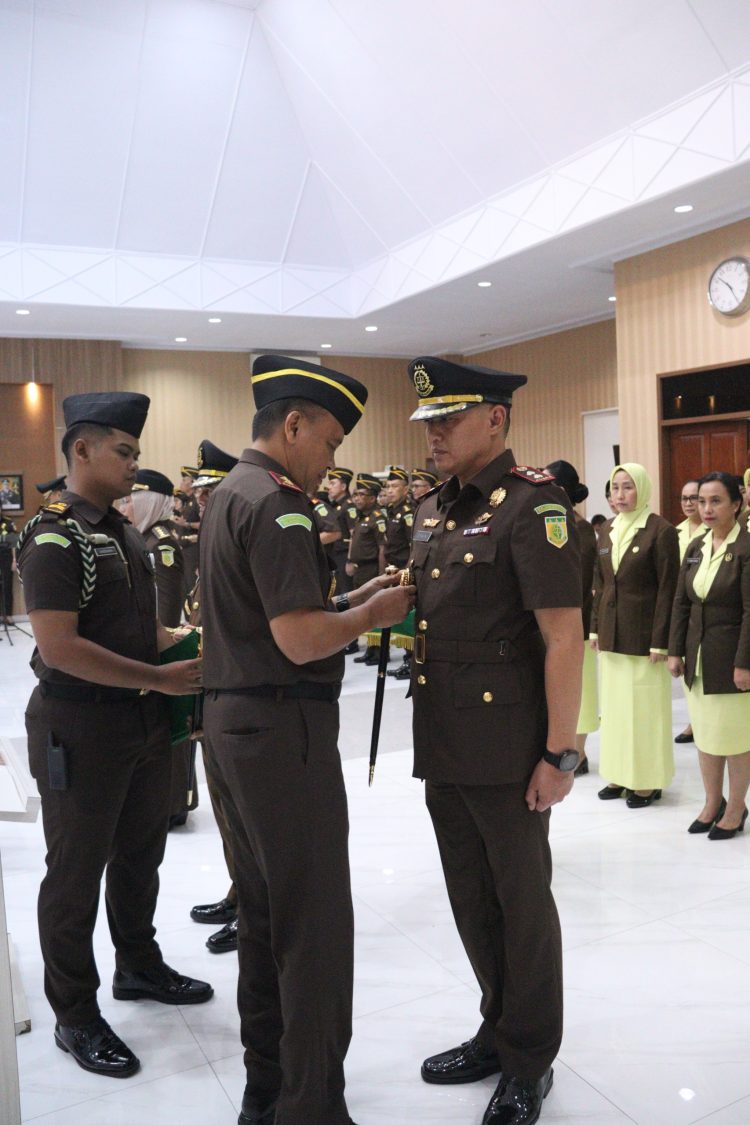 Kejati Sulut Lantik dan Ambil Sumpah Pejabat Eselon II dan III
