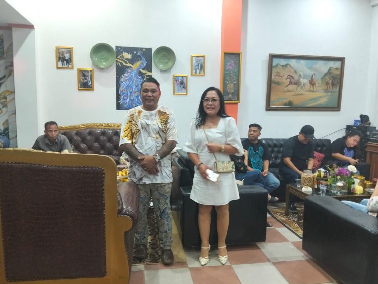 Bendahara BAMAGNAS Ellen Mastandreas Runtuwene Silaturahmi DiRumahnya Panglima Tosbro Jim Yon 